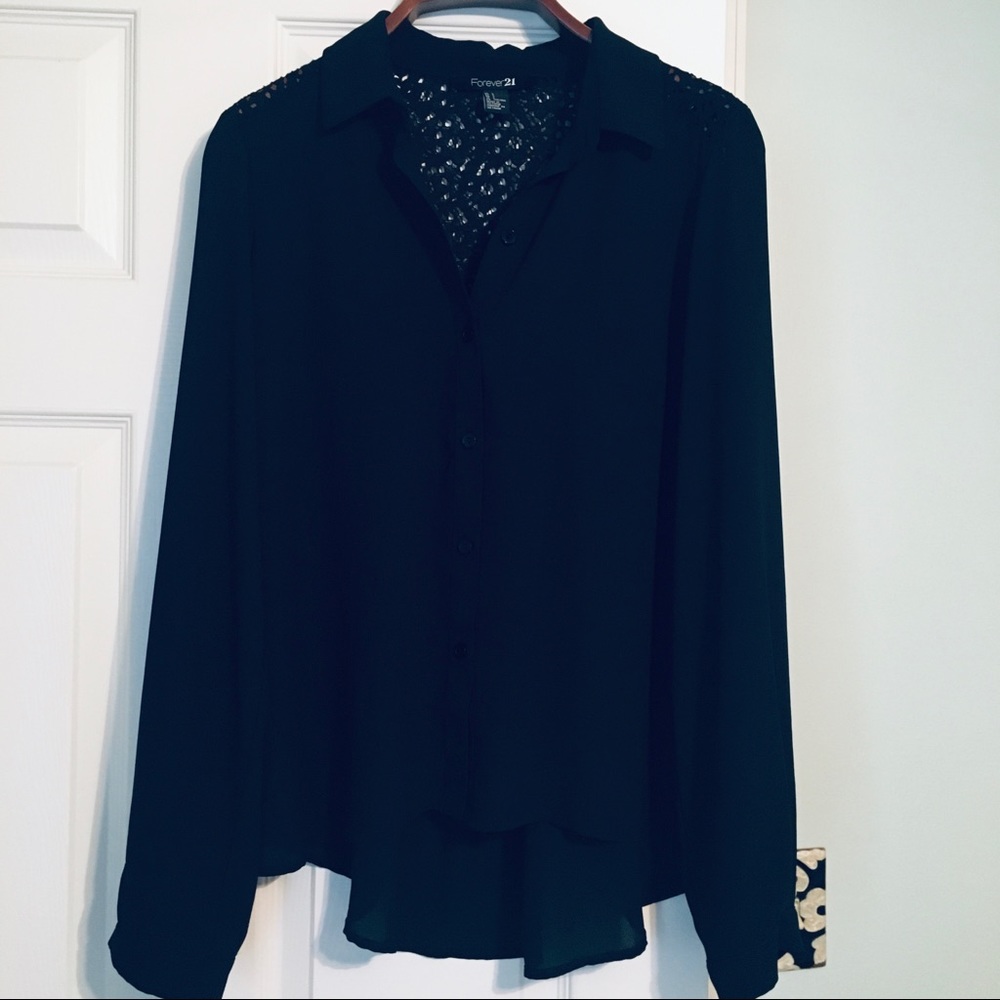 Forever 21 black top size large - A22